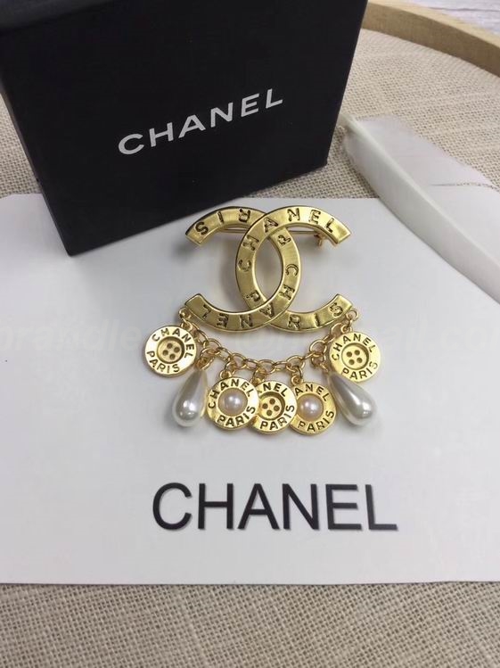 Chanel Brooch 407